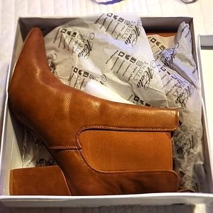 Brown FASHION NOVA Booties, sz10